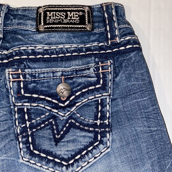 Miss Me Easy Shorts Size 26 Distressed Denim Blue Jean Shorts - Picture 9 of 12